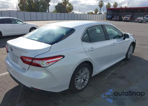 2018 Toyota Camry Hybrid Xle z USA, uszkodzony, nr VIN 4T1B21HK4JU008154